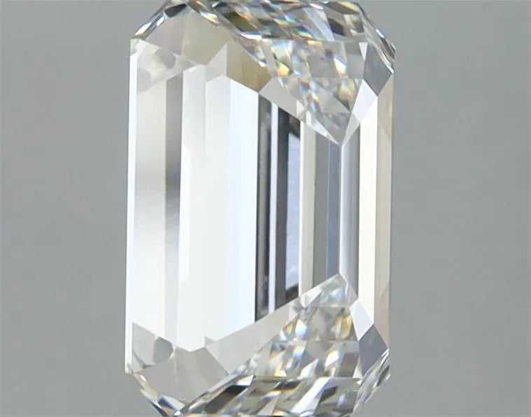 2.02ct Emerald Lab Grown Diamond (Colour F, Clarity IF, IGI Certified)