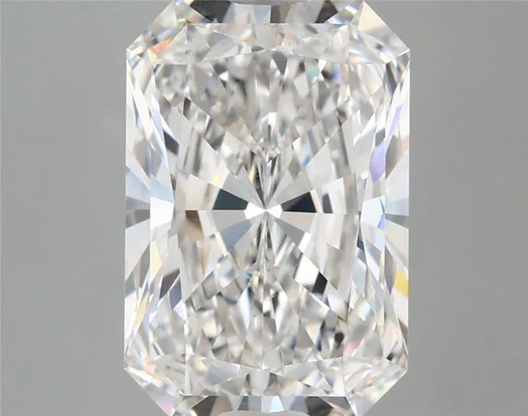 3.80ct Radiant Lab Grown Diamond (Colour F, Clarity VVS1, IGI Certified)