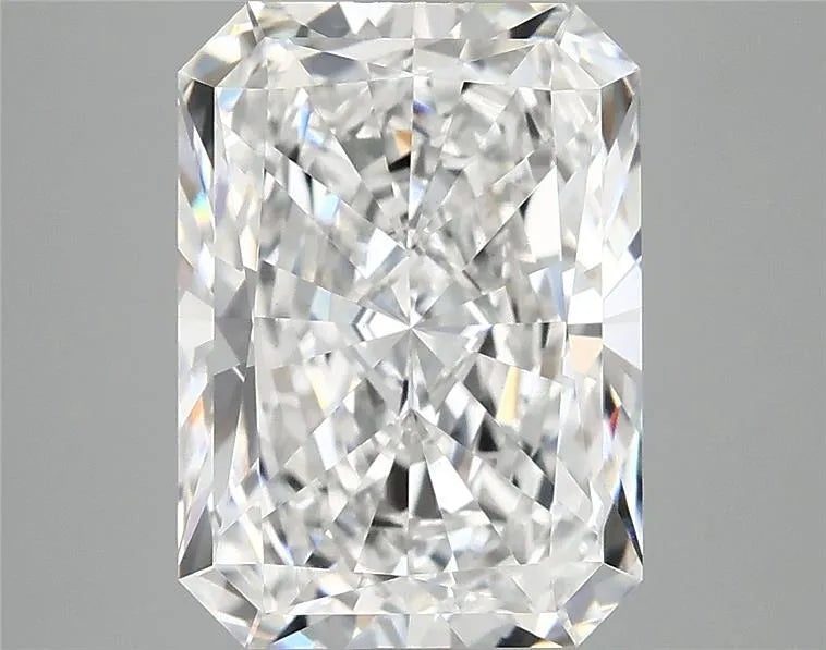3.91ct Radiant Lab Grown Diamond (Colour E, Clarity VS1, IGI Certified)