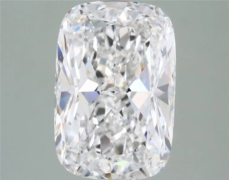 4.07ct Cushion modified Lab Grown Diamond (Colour E, Clarity VVS1, IGI Certified)