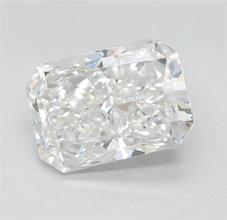 4.95ct Radiant Lab Grown Diamond (Colour G, Clarity VVS2, Cut EX, IGI Certified)